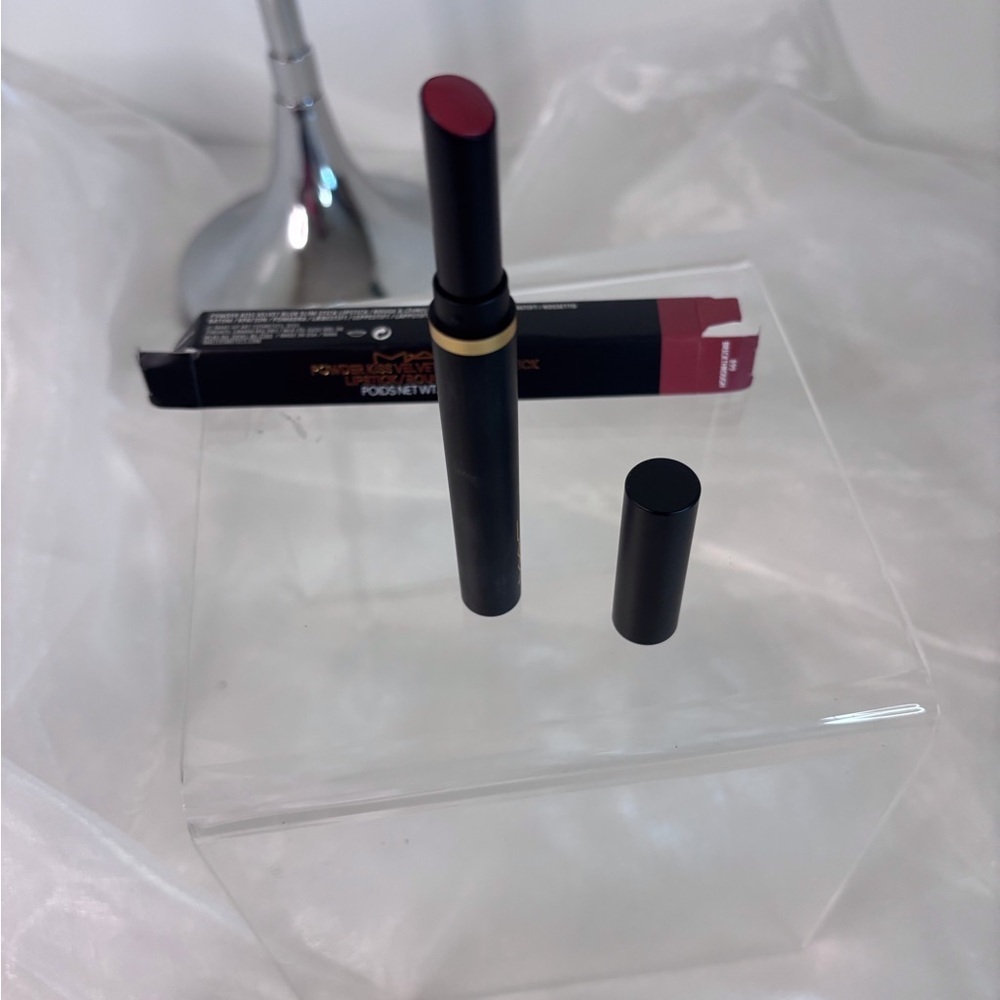 MAC POWDER KISS VELVET BLUR SLIM STICK Brickthrough